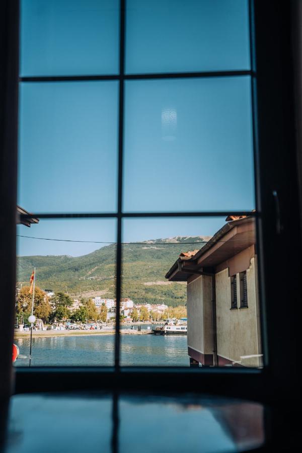 Villa Sara Lake View オフリド エクステリア 写真